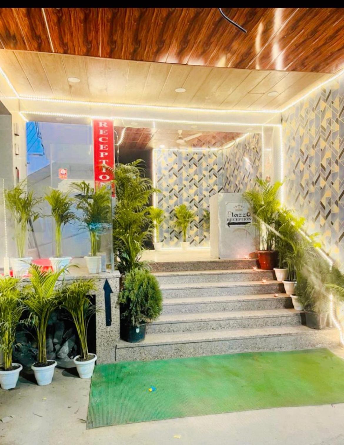 Plazzo Prime Plaza At Delhi Airport Bed and Breakfast New Delhi Exteriör bild