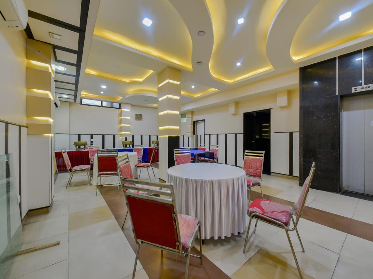 Plazzo Prime Plaza At Delhi Airport Bed and Breakfast New Delhi Exteriör bild