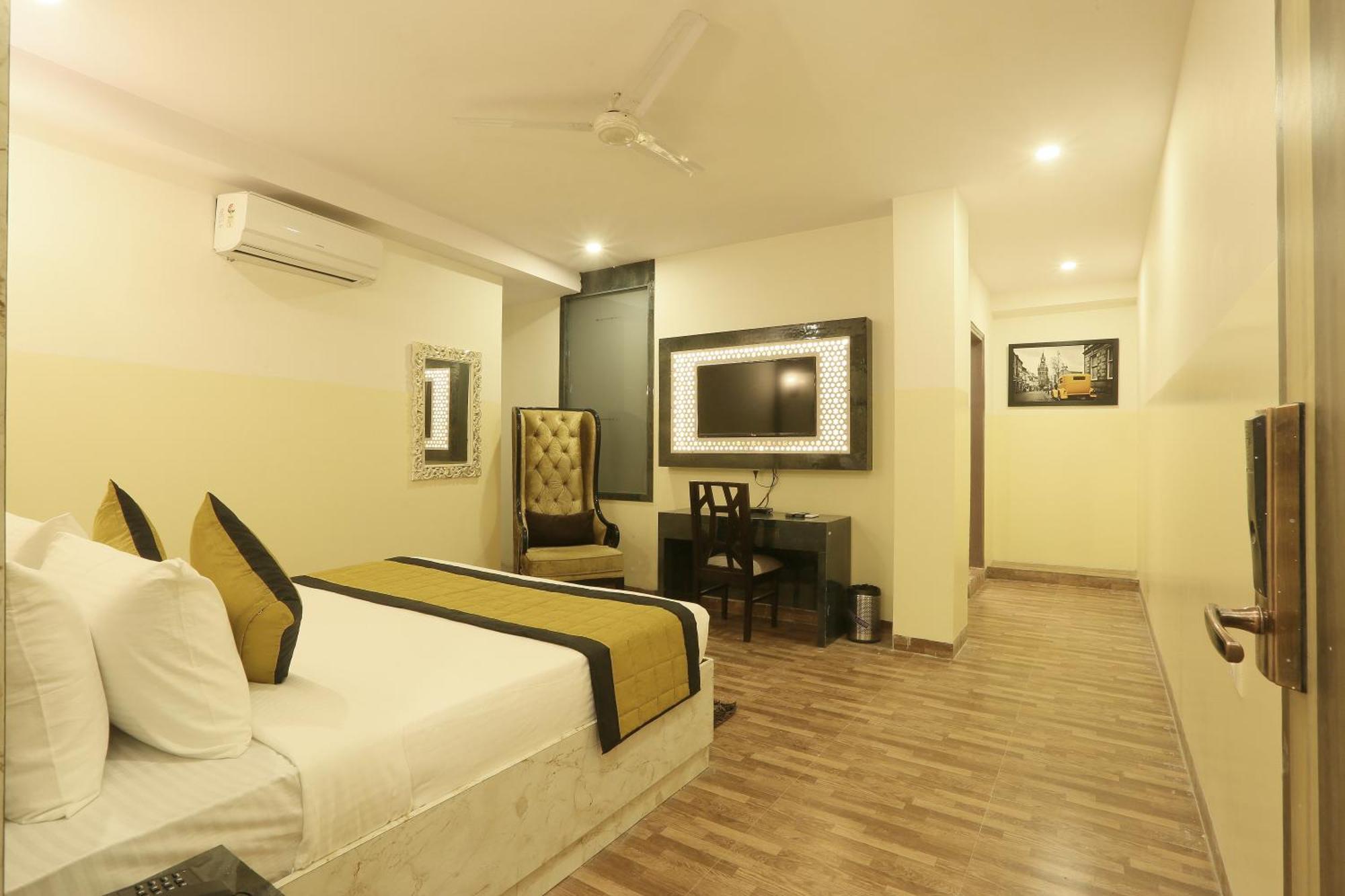 Plazzo Prime Plaza At Delhi Airport Bed and Breakfast New Delhi Exteriör bild