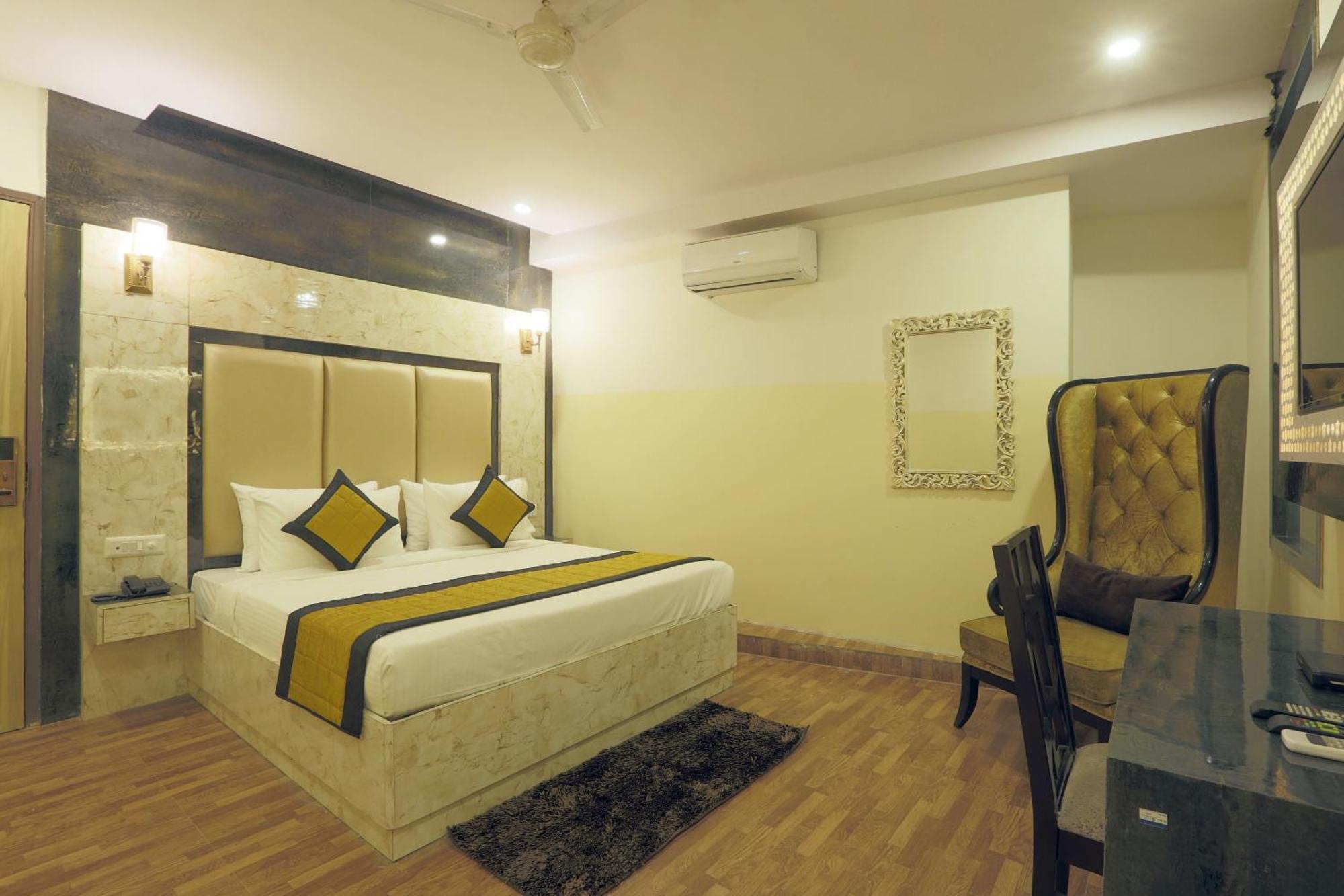 Plazzo Prime Plaza At Delhi Airport Bed and Breakfast New Delhi Exteriör bild