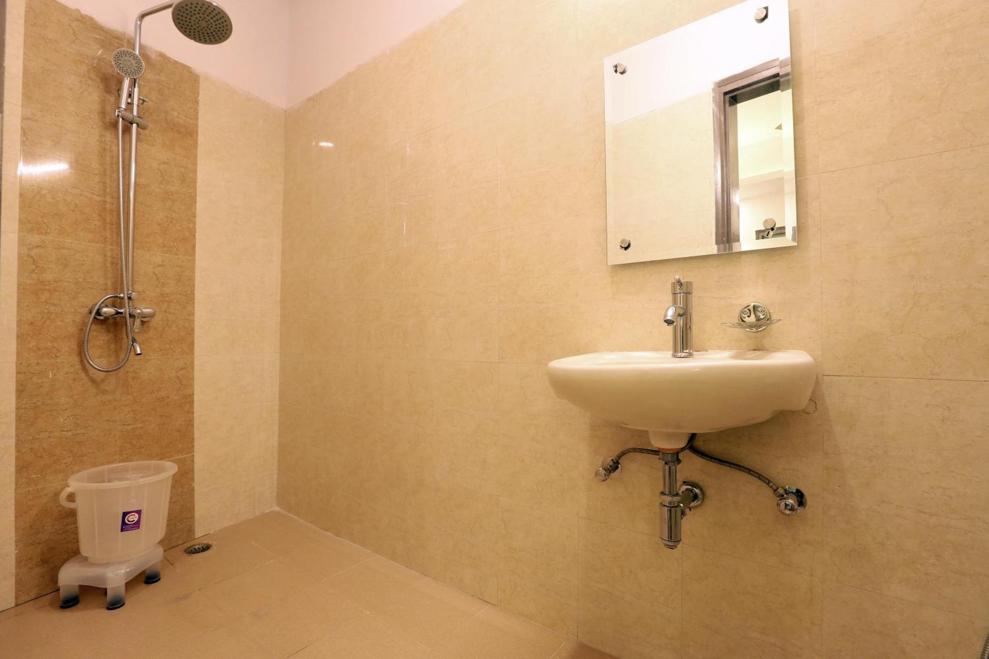 Plazzo Prime Plaza At Delhi Airport Bed and Breakfast New Delhi Exteriör bild
