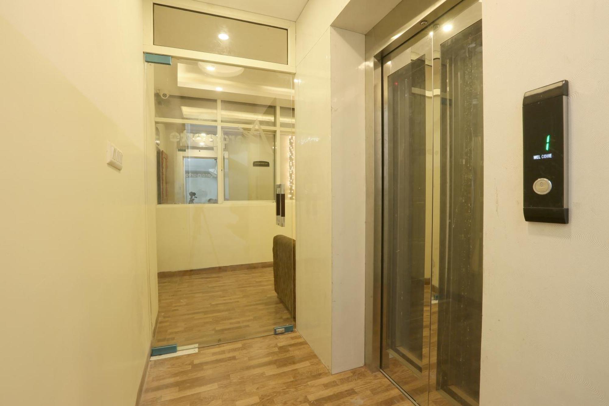 Plazzo Prime Plaza At Delhi Airport Bed and Breakfast New Delhi Exteriör bild