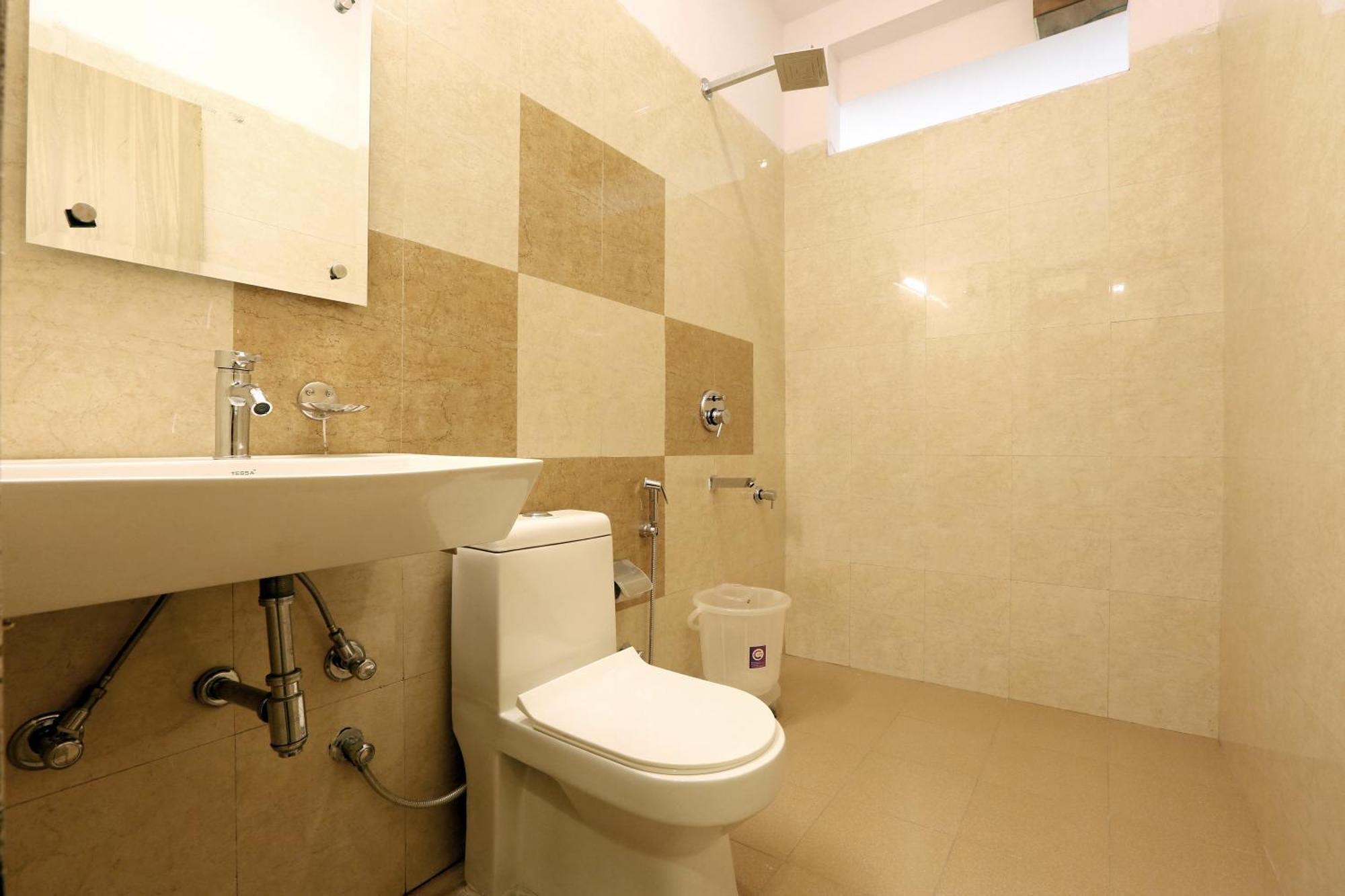 Plazzo Prime Plaza At Delhi Airport Bed and Breakfast New Delhi Exteriör bild