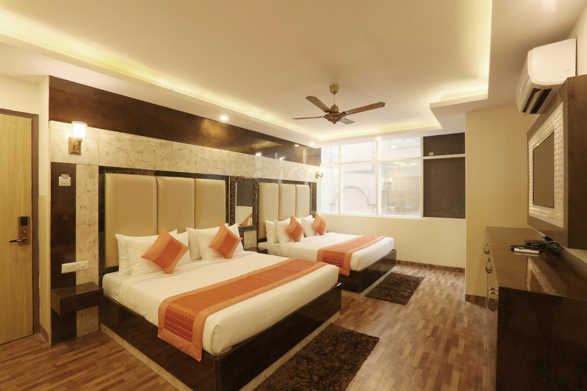 Plazzo Prime Plaza At Delhi Airport Bed and Breakfast New Delhi Exteriör bild